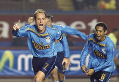 apertura07bonetcelebrando.jpg